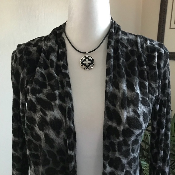 Zanana Animal Print Open Front Cardigan. S - Picture 2 of 5